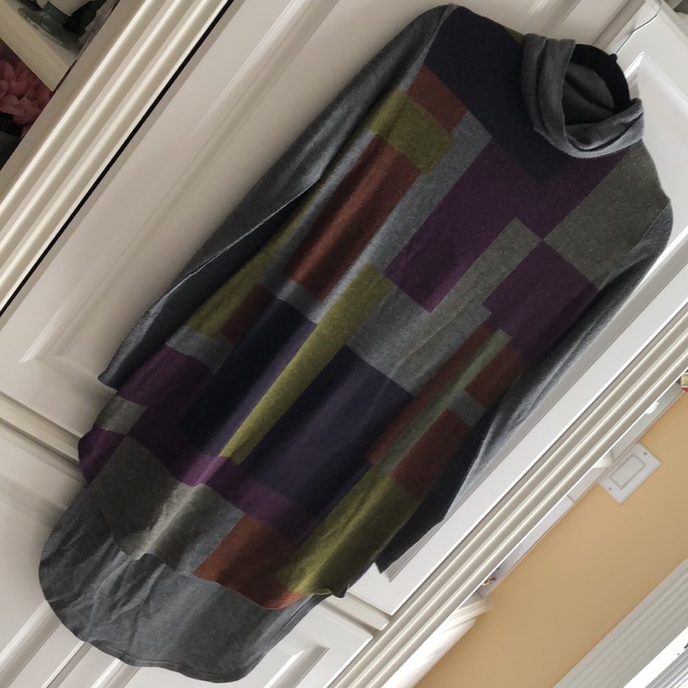 💜Go Couture Block color, retro lightweight knit turtle neck tunic - Picture 10 of 10